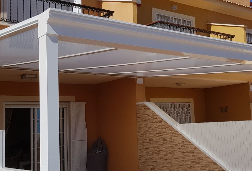 Cerramiento adaptado de aluminio o pvc para tu balcón, terraza o porche